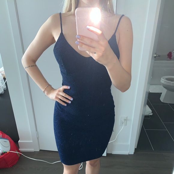 Backless ❤️ - Picture 2 of 5